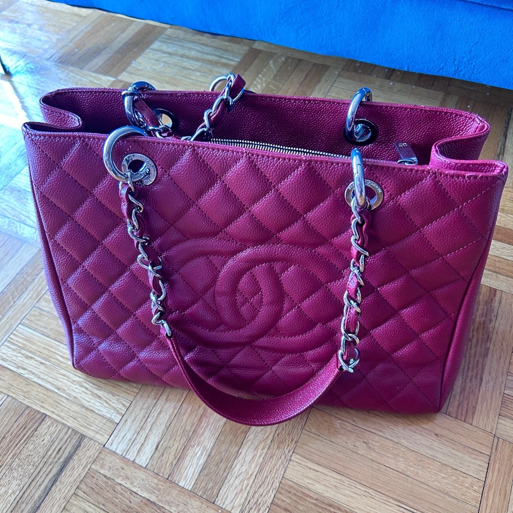 CHANEL Caviar Quilted shopping tote